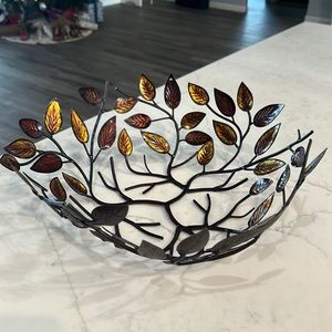 Metal fruit bowl